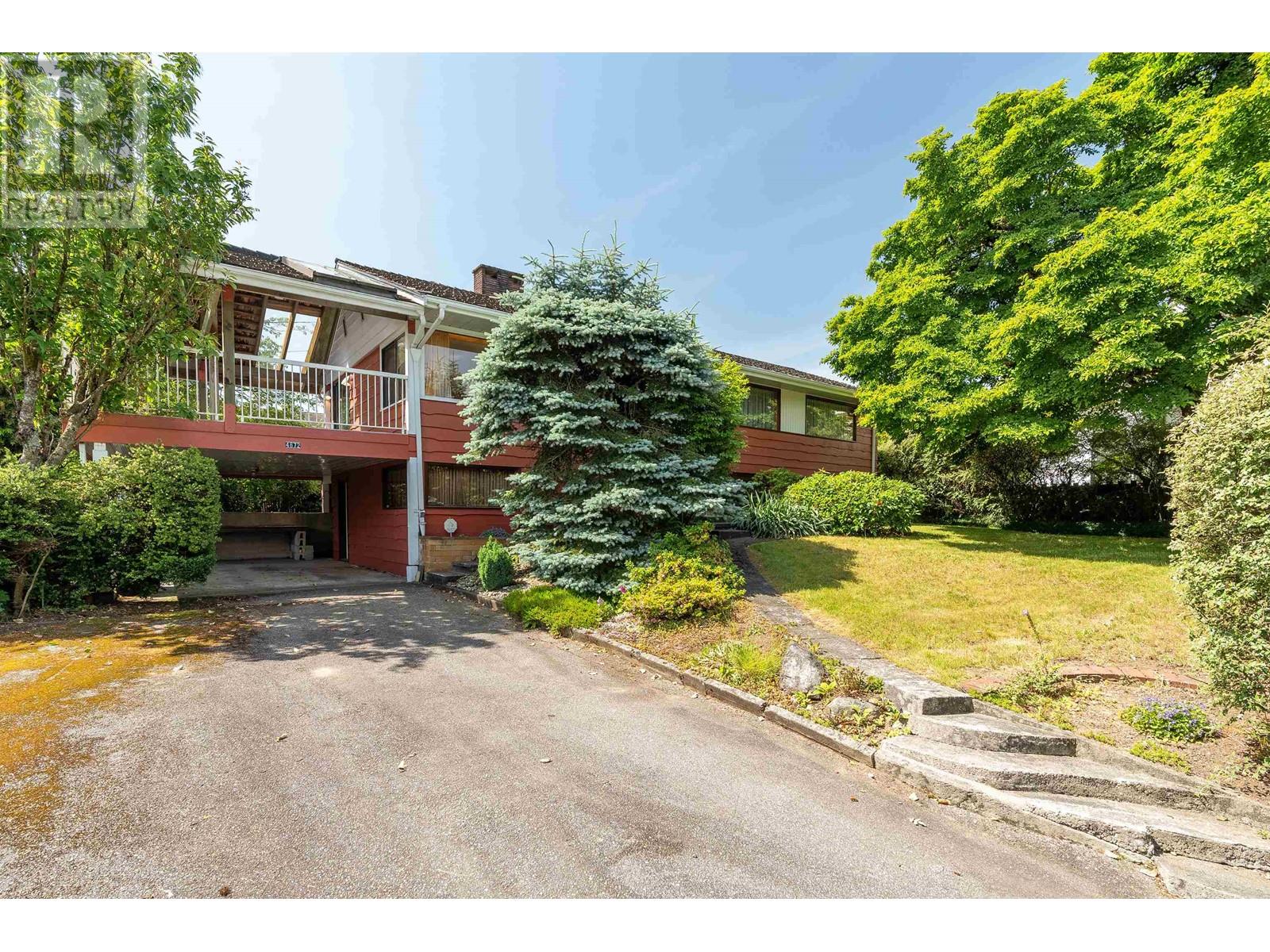 4872 Gilpin Court, Burnaby, BC, V5G 3A3