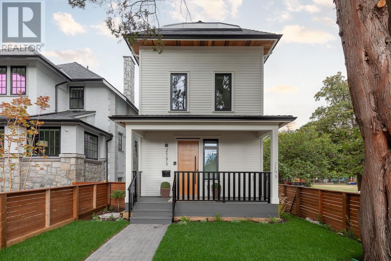 2195 East 3rd Avenue, Vancouver, BC, V5N 1H9