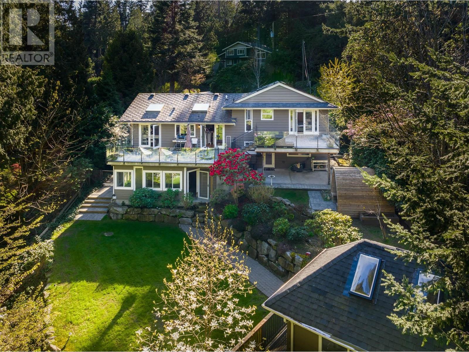 6240 St. Georges Avenue, West Vancouver, BC, V7W 1Z7