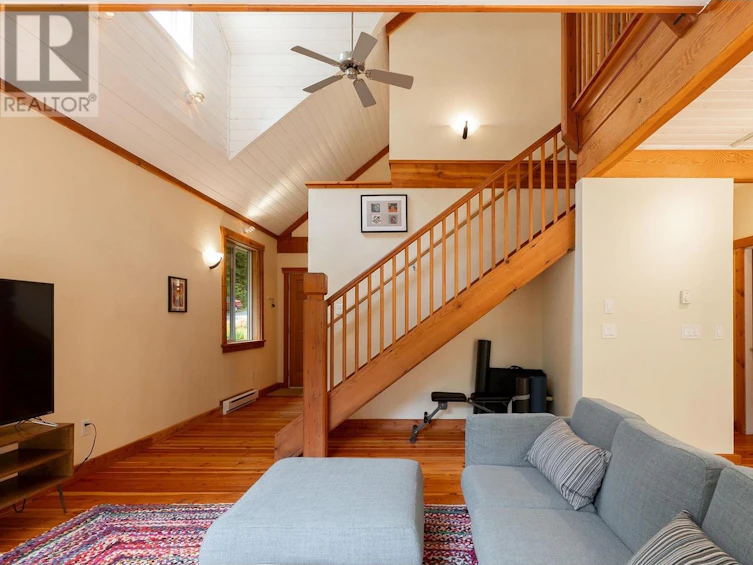 951 Village Drive, Bowen Island, BC, V0N 1G1
