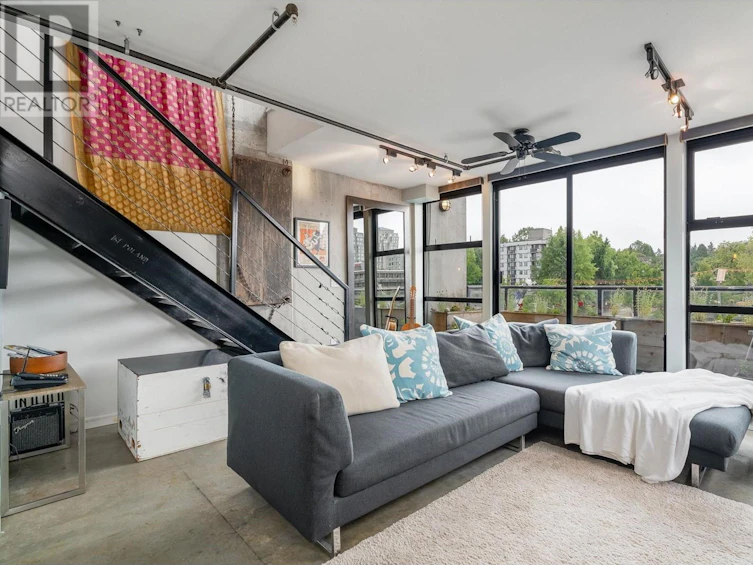 716-428 West 8th Avenue, Vancouver, BC, V5Y 1N9