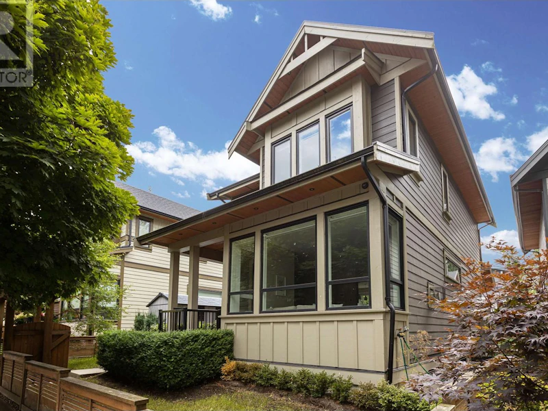 2012 Larson Road, North Vancouver BC