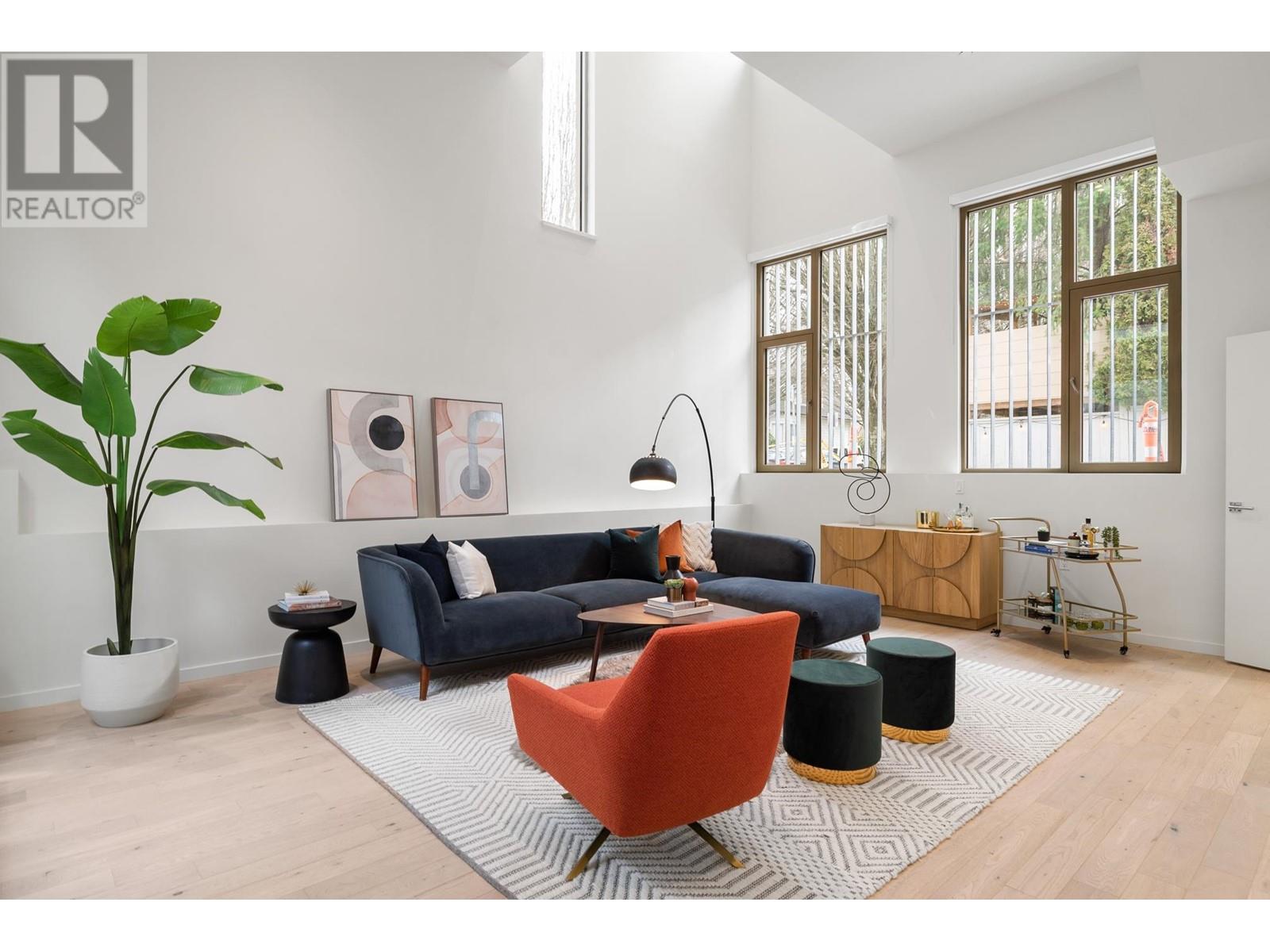 11-10 West 17th Avenue, Vancouver, BC, V5Y 1Z4