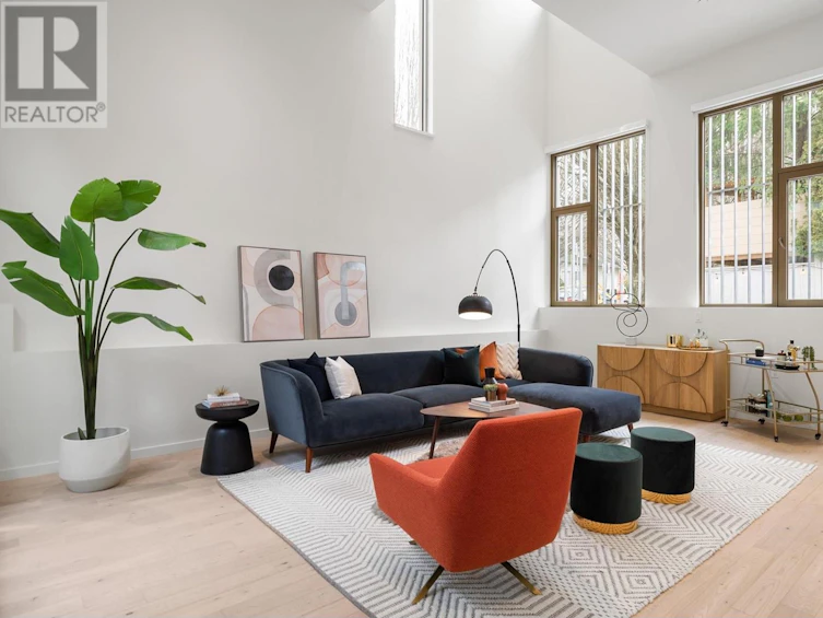 11-10 West 17th Avenue, Vancouver, BC, V5Y 1Z4