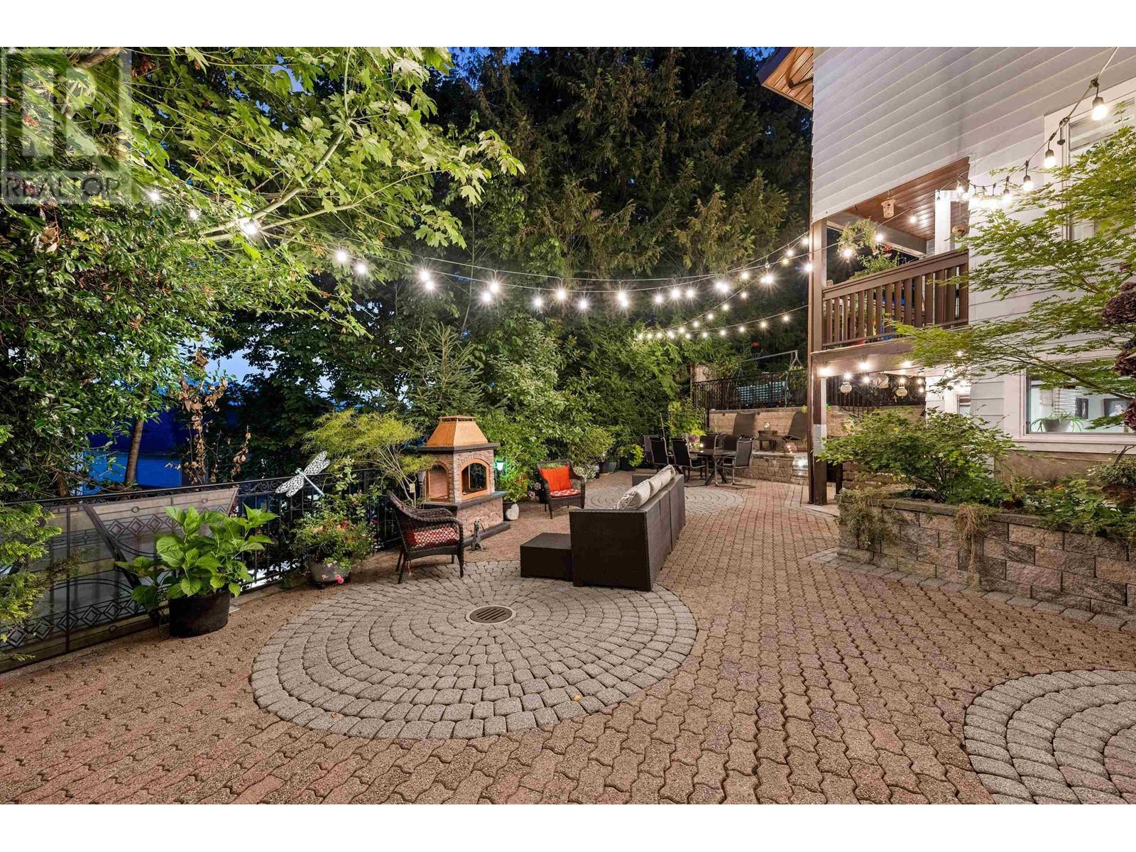 19653 117a Avenue, Pitt Meadows, BC, V3Y 1R8