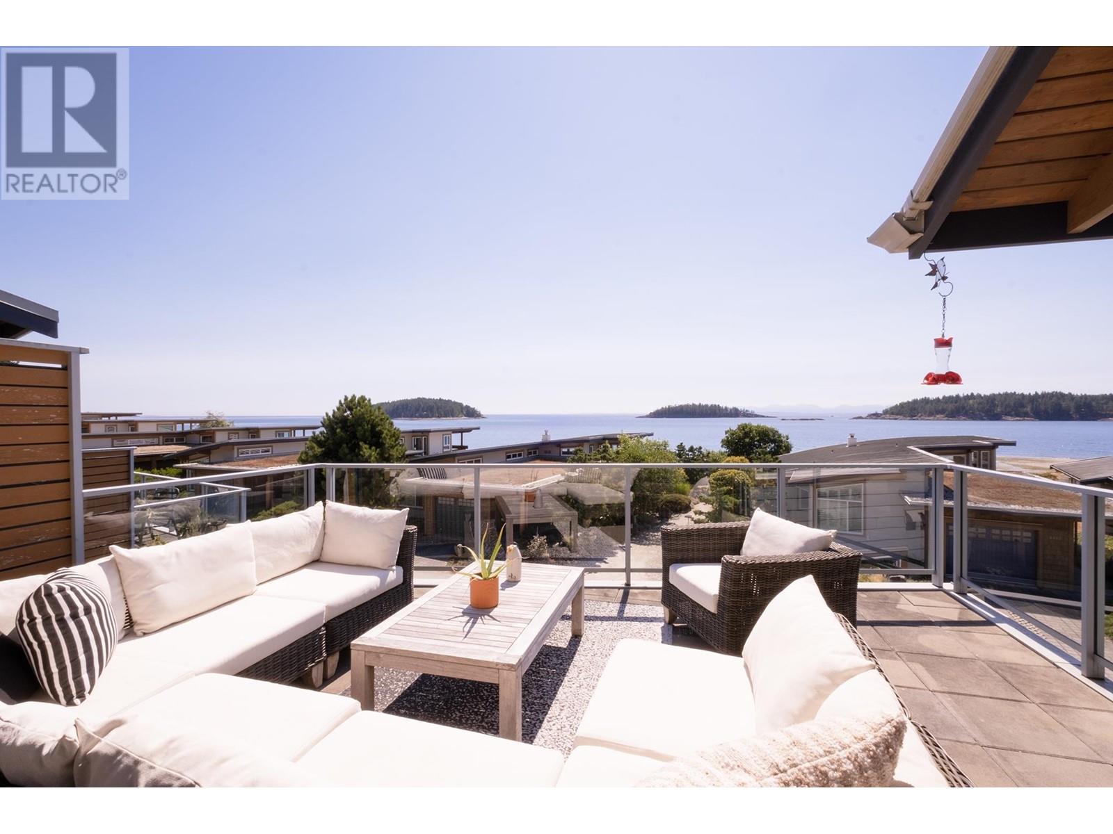 5379 Wakefield Beach Lane, Sechelt, BC, V7Z 0T6