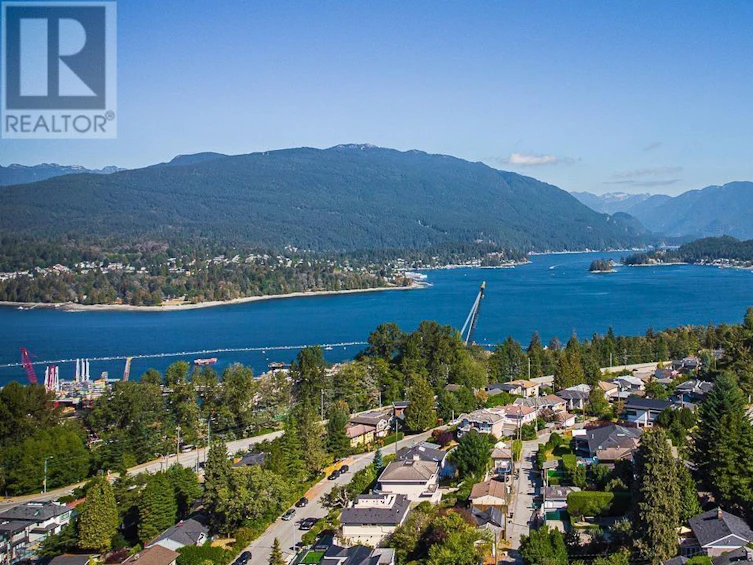 7521 Pandora Drive, Burnaby, BC, V5A 3W1