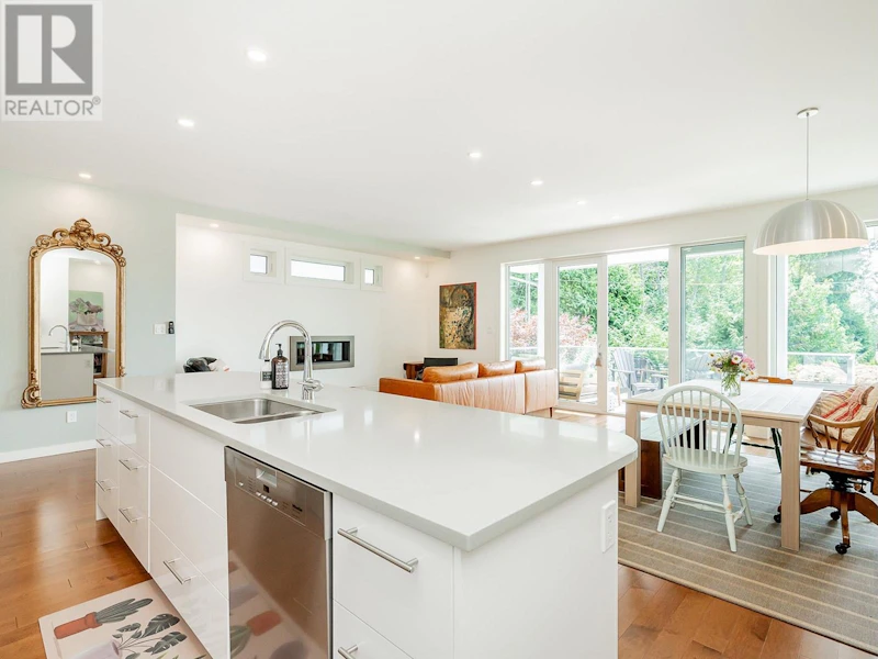 1003 W Keith Road, North Vancouver BC