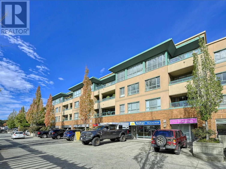 216-223 Mountain Highway, North Vancouver, BC, V7J 3V3