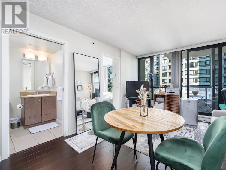 803-977 Mainland Street, Vancouver, BC, V6B 1T2
