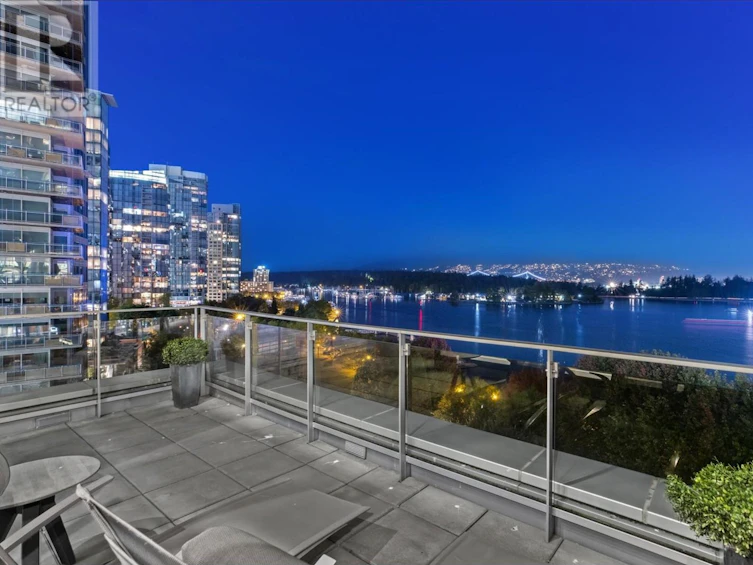 701-277 Thurlow Street, Vancouver, BC, V6C 0C1