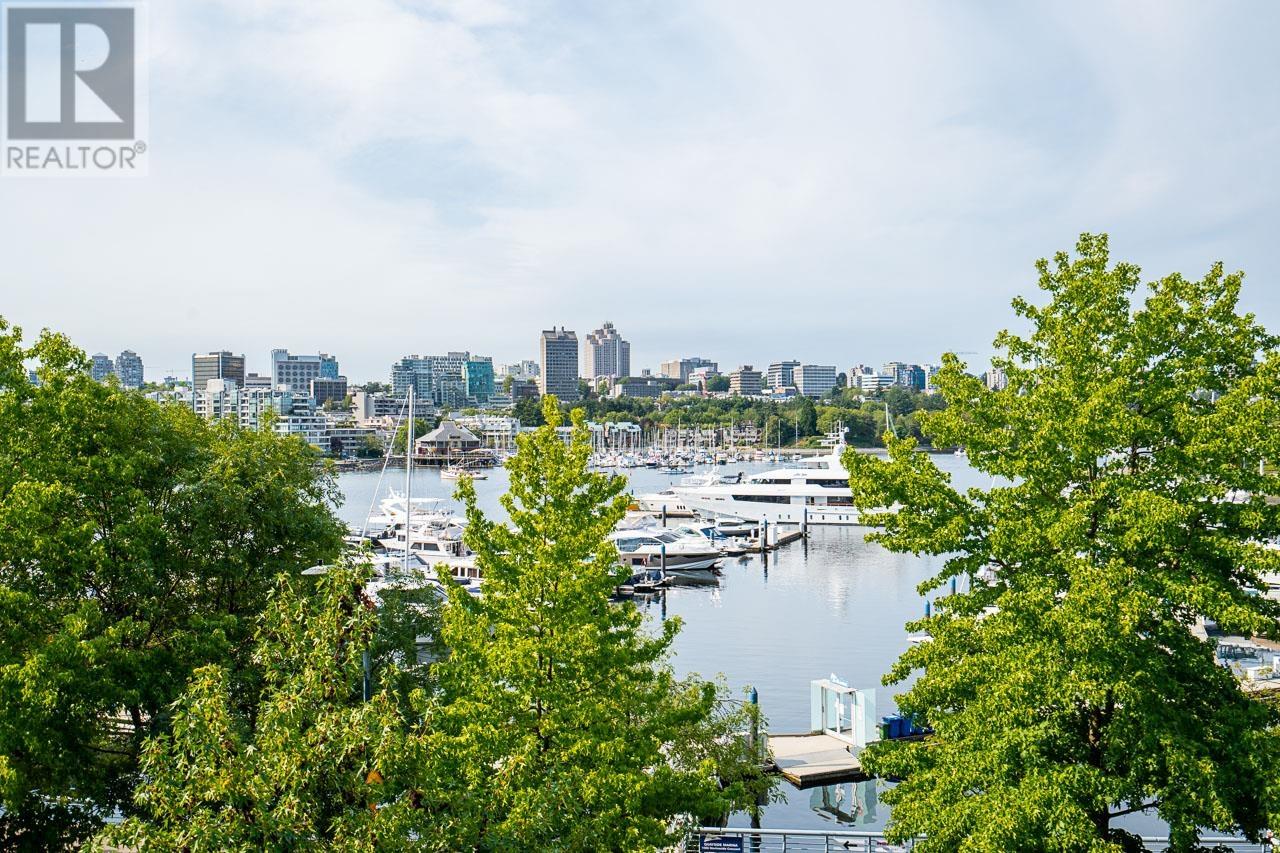 3C-1067 Marinaside Crescent, Vancouver, BC, V6Z 2Z5