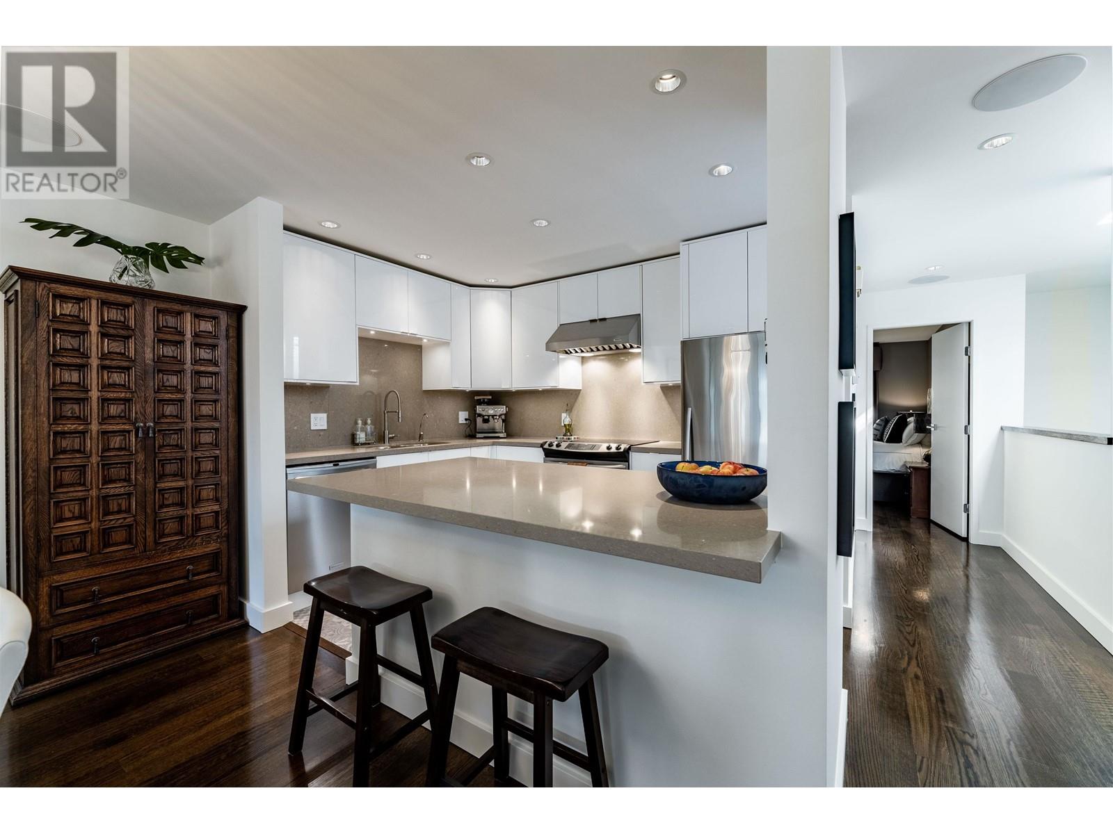 319-333 Wethersfield Drive, Vancouver, BC, V5X 4M9