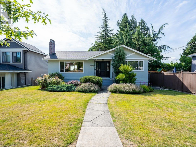 1312 Edinburgh Street, New Westminster BC V3M 2W2