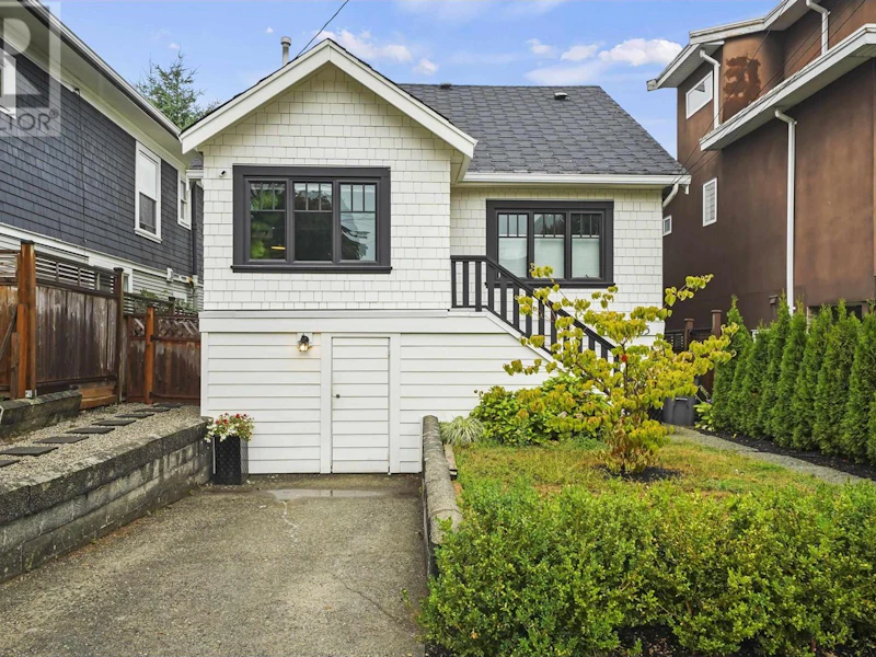 885 E 26th Avenue, Vancouver BC V5V 2J1