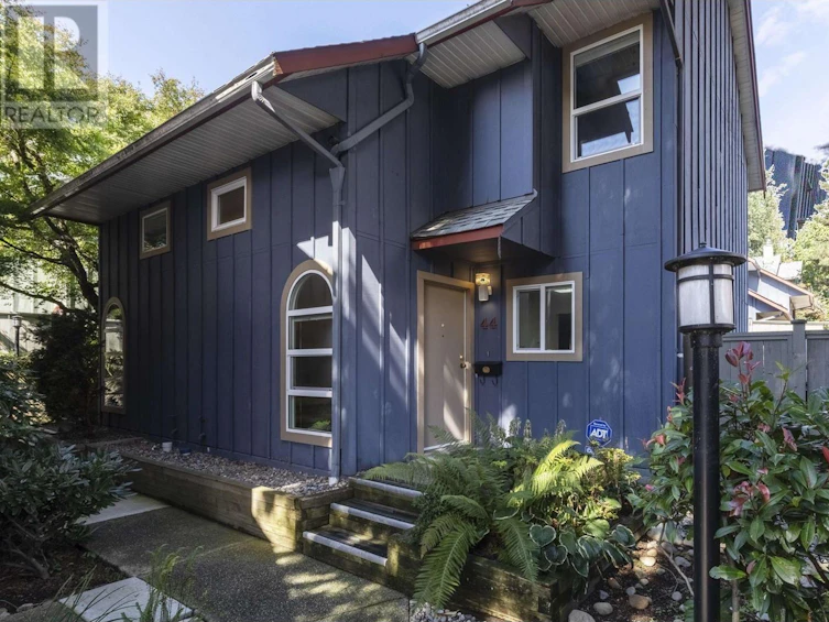 44-900 West 17th Street, North Vancouver, BC, V7P 3K5
