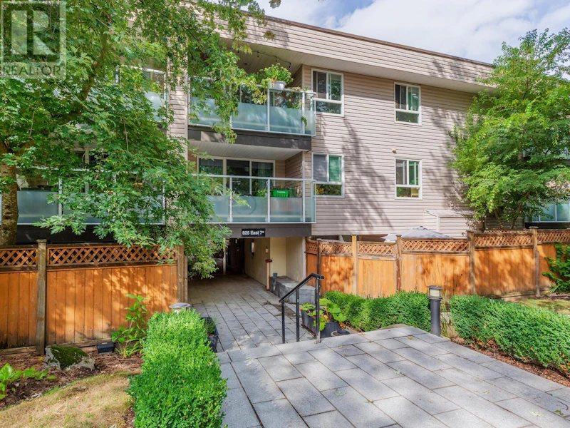 302 - 825 E 7th Avenue, Vancouver BC V5T 1P4