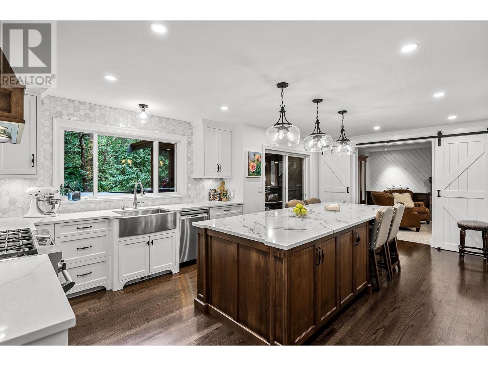 24150 Fern Crescent, Maple Ridge, BC, V4R 2S1