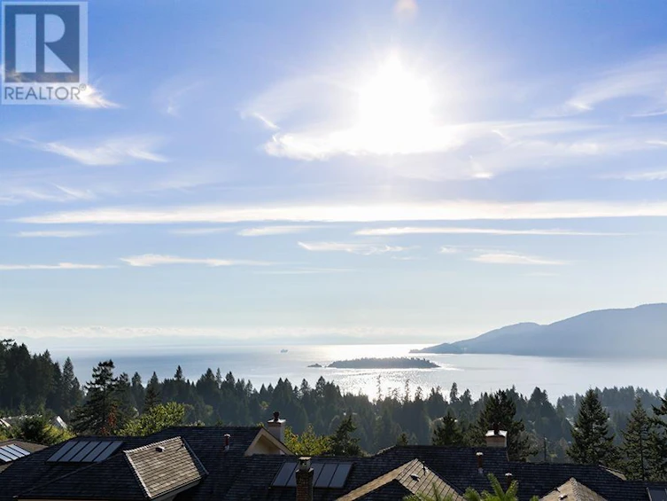 5482 Meadfeild Lane, West Vancouver, BC, V7W 3G3
