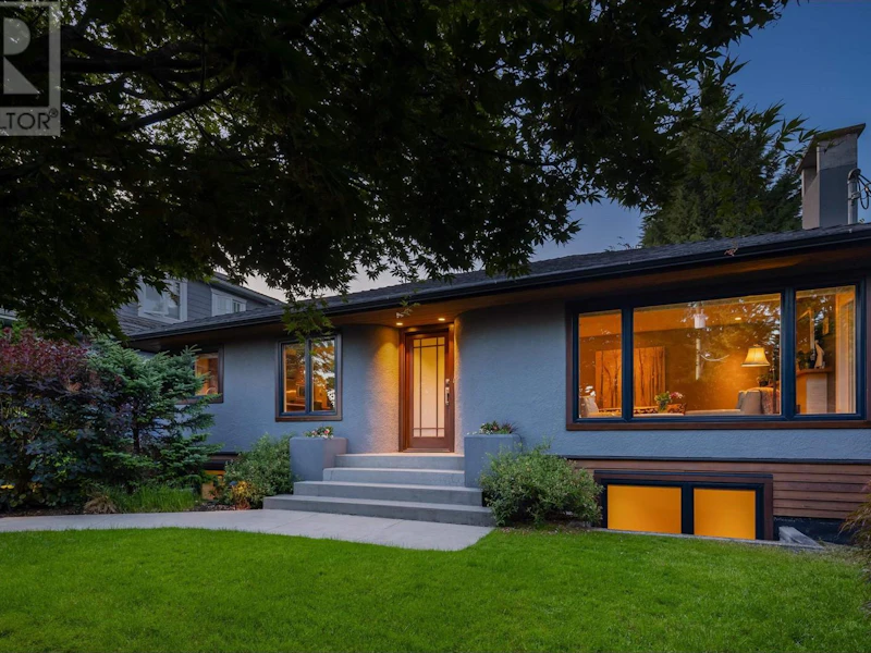 432 Lyon Place, North Vancouver BC V7L 1Y5