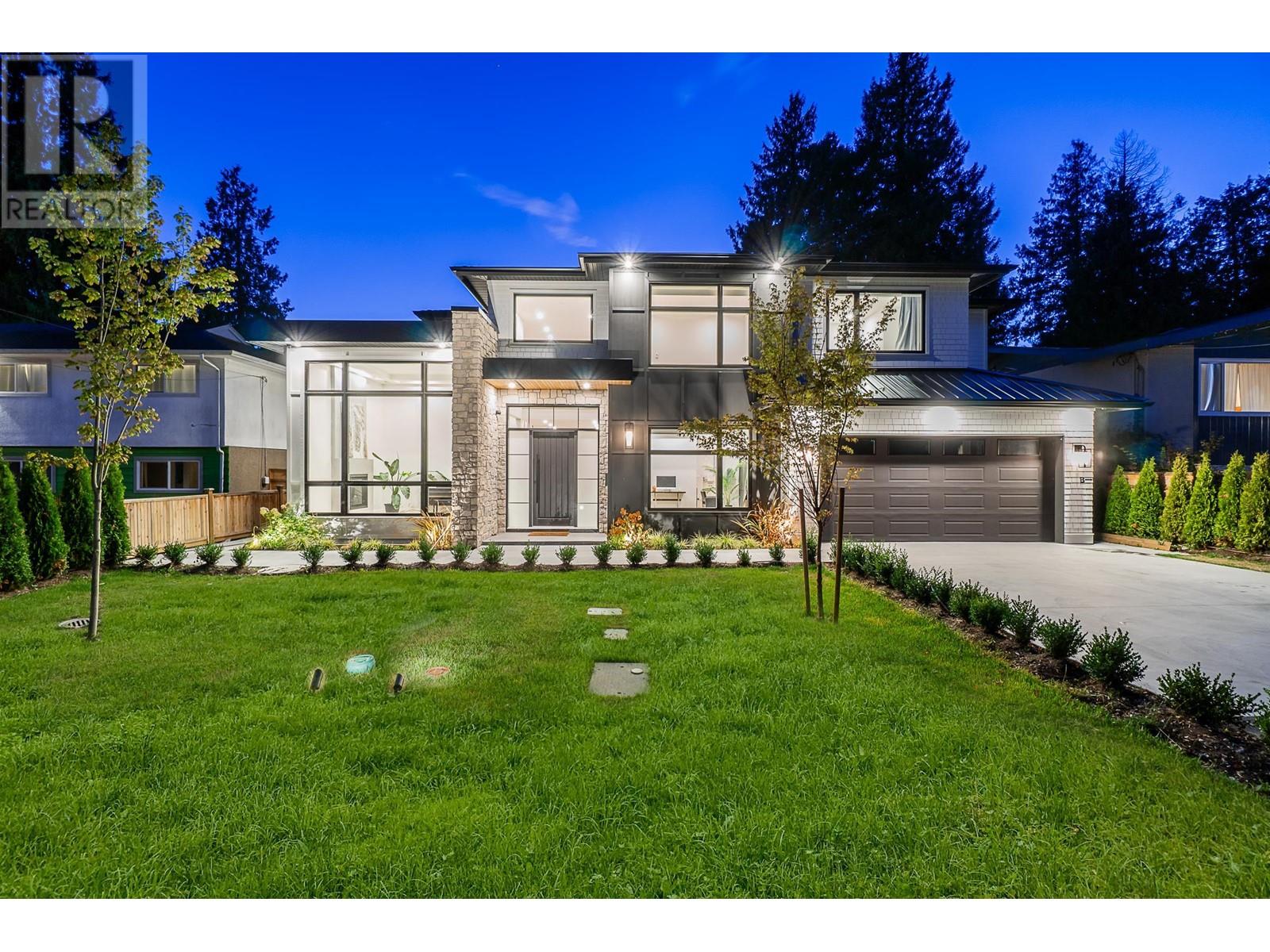 263 52a Street, Delta, BC, V4M 2Z7
