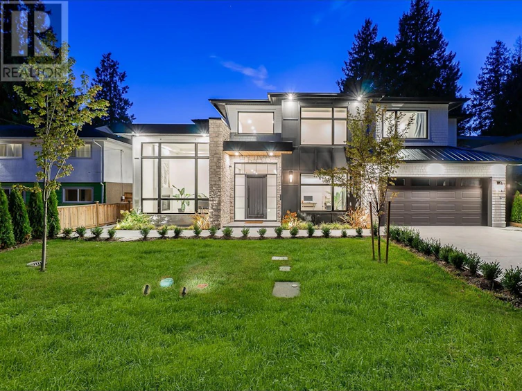 263 52a Street, Delta, BC, V4M 2Z7