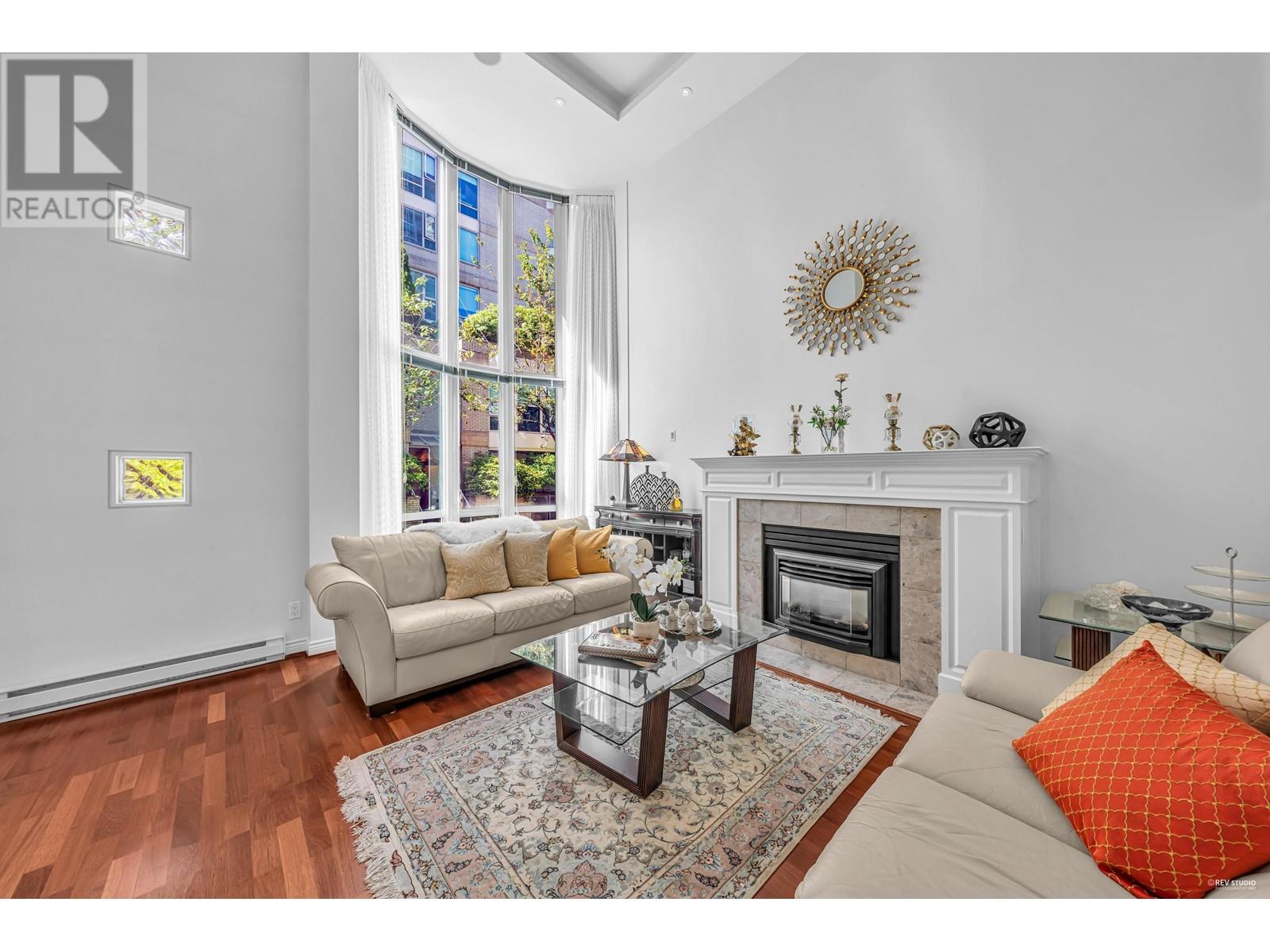 T09-1501 Howe Street, Vancouver, BC, V6Z 2P8
