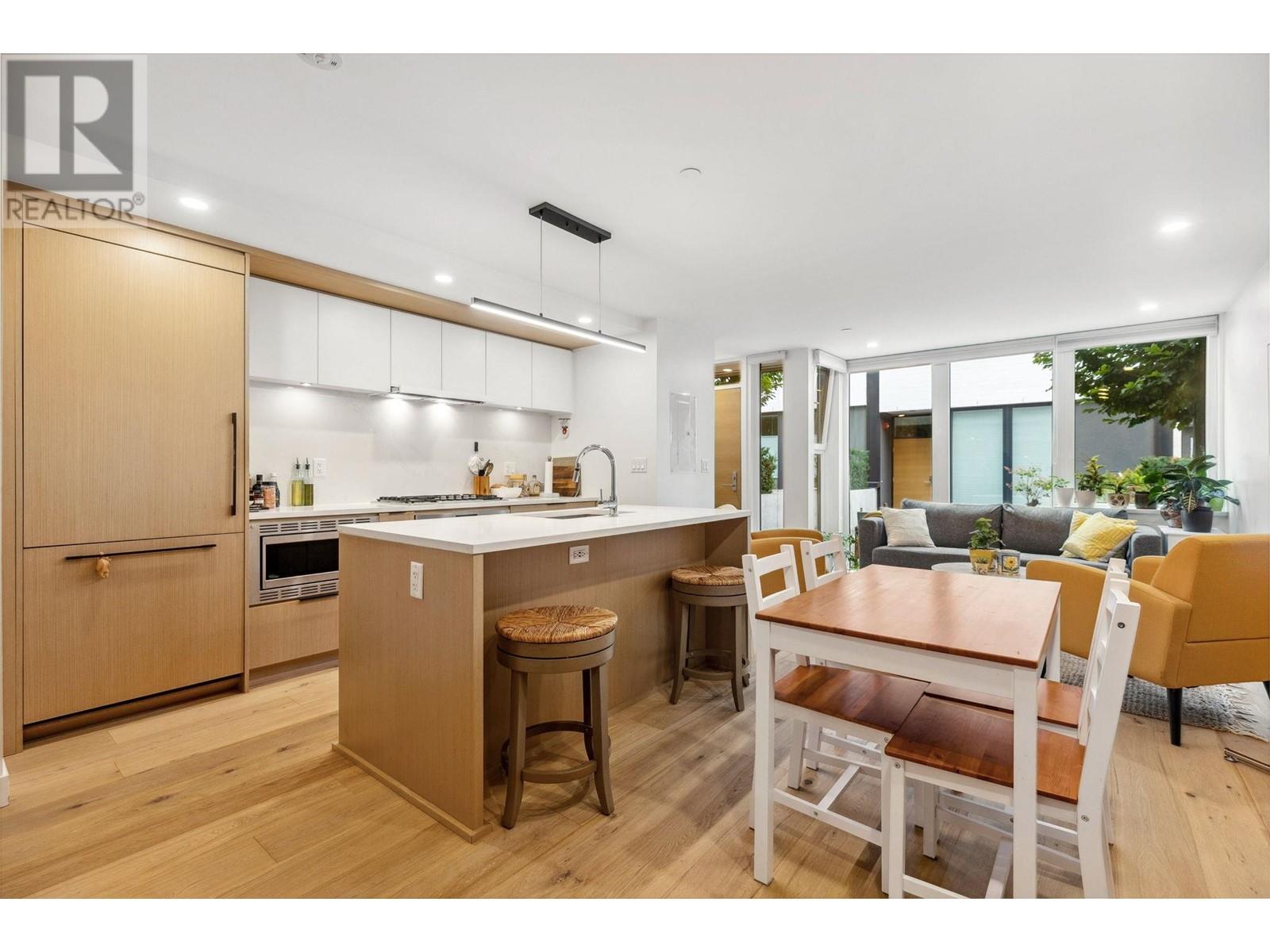 104-649 East 3rd Street, North Vancouver, BC, V7L 1G6