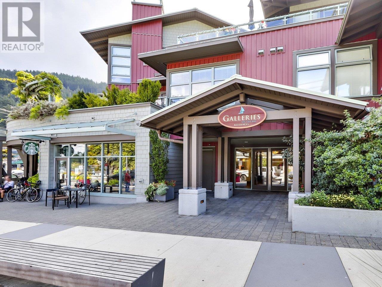 202-6688 Royal Avenue, West Vancouver, BC, V7W 2B9