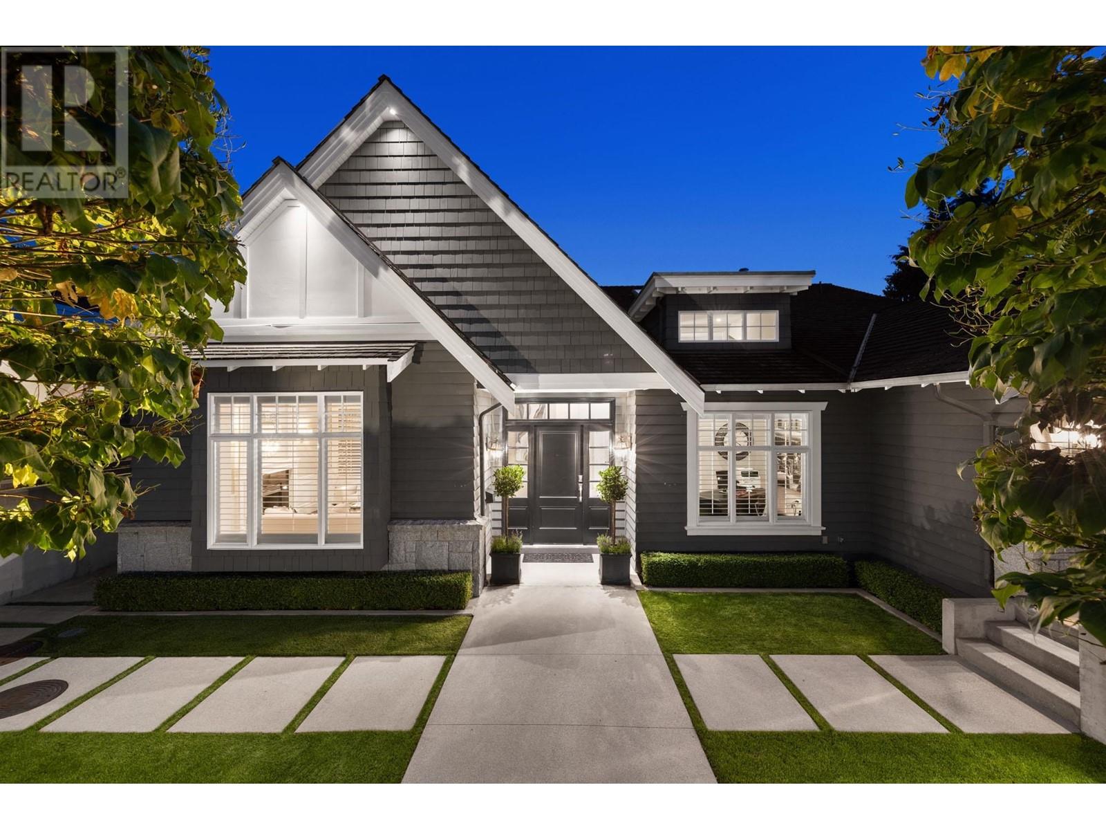 977 Melbourne Avenue, North Vancouver, BC, V7R 1P1
