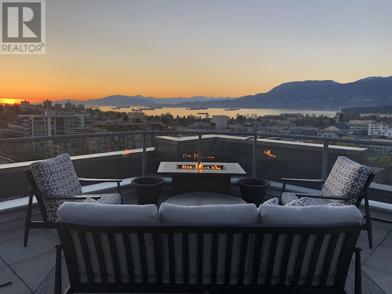 1201 - 1633 W 8th Avenue, Vancouver BC V6J 5H7