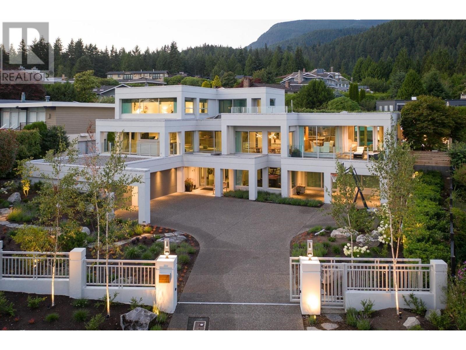 4254 Rockridge Road, West Vancouver, BC, V7W 1A5