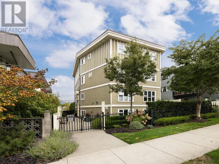 2051 Triumph Street, Vancouver, BC, V5L 1K7