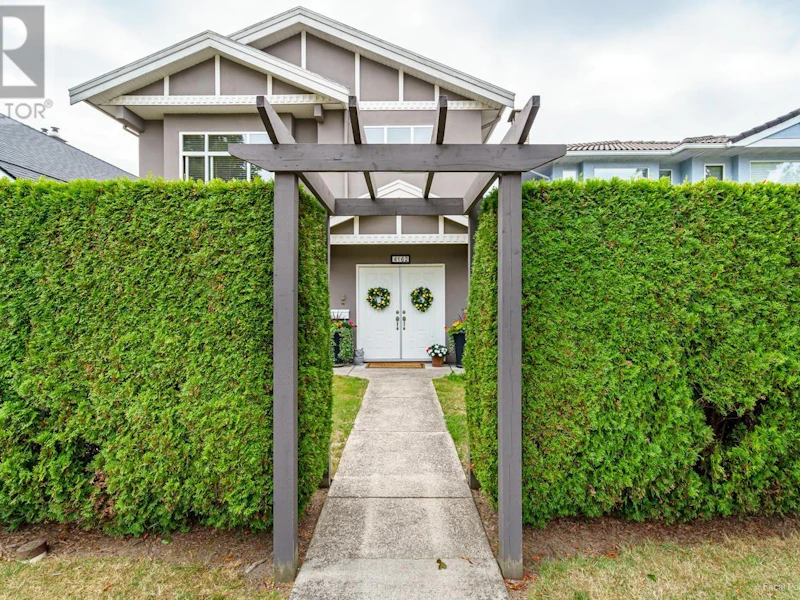 4162 Pender Street, Burnaby BC V5C 2M2