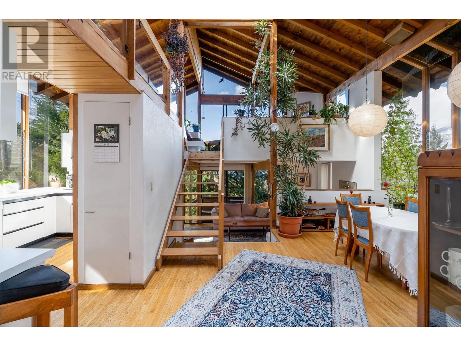 6850 Hycroft Road, West Vancouver, BC, V7W 2K8