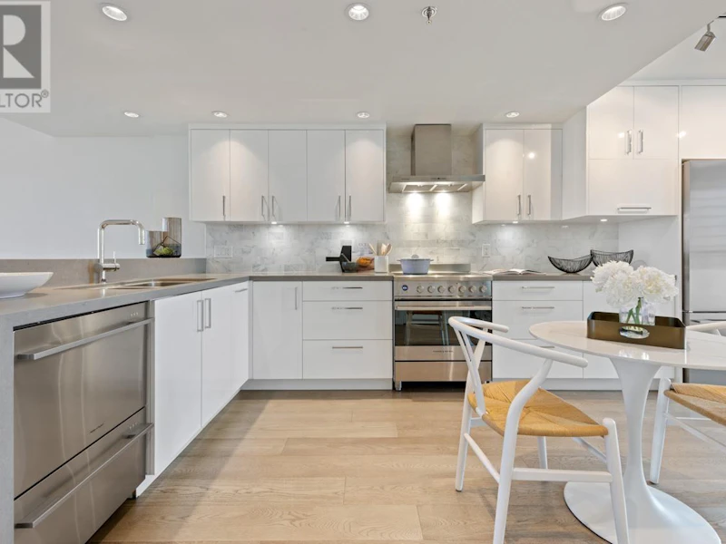 614 - 1707 W 7th Avenue, Vancouver BC V6J 5E9