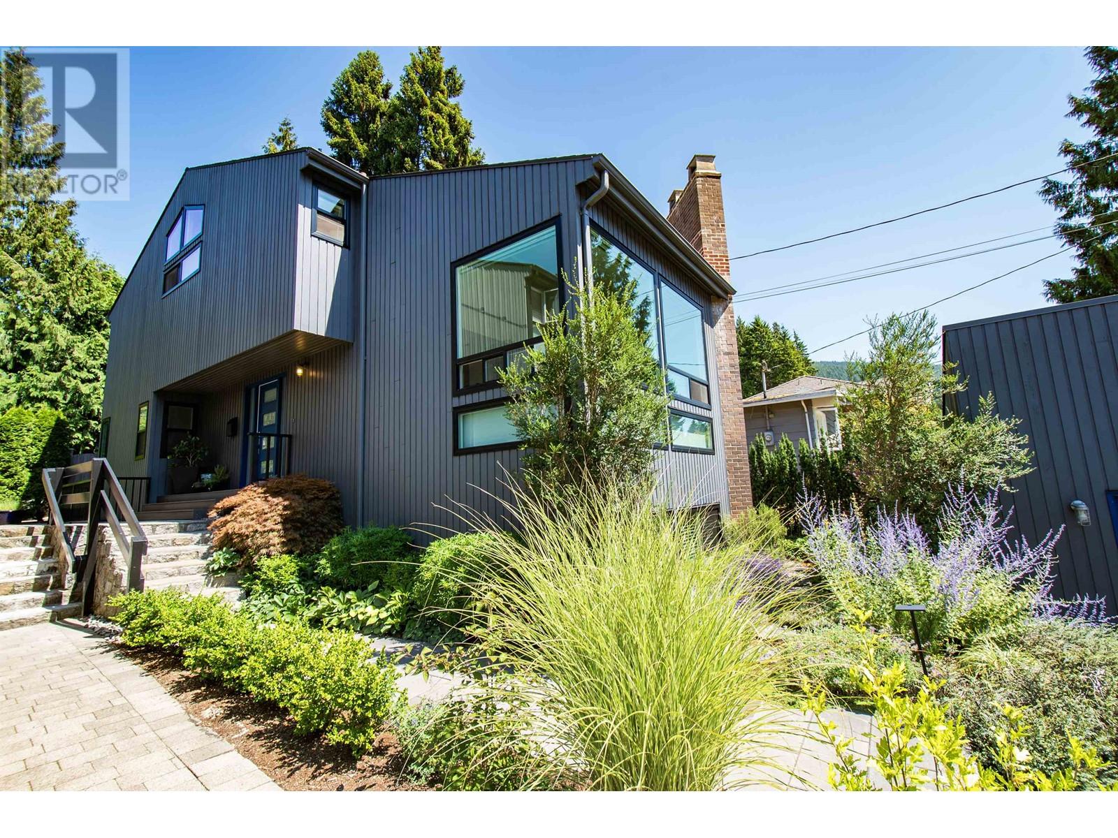 1058 Clements Avenue, North Vancouver, BC, V7R 2L4