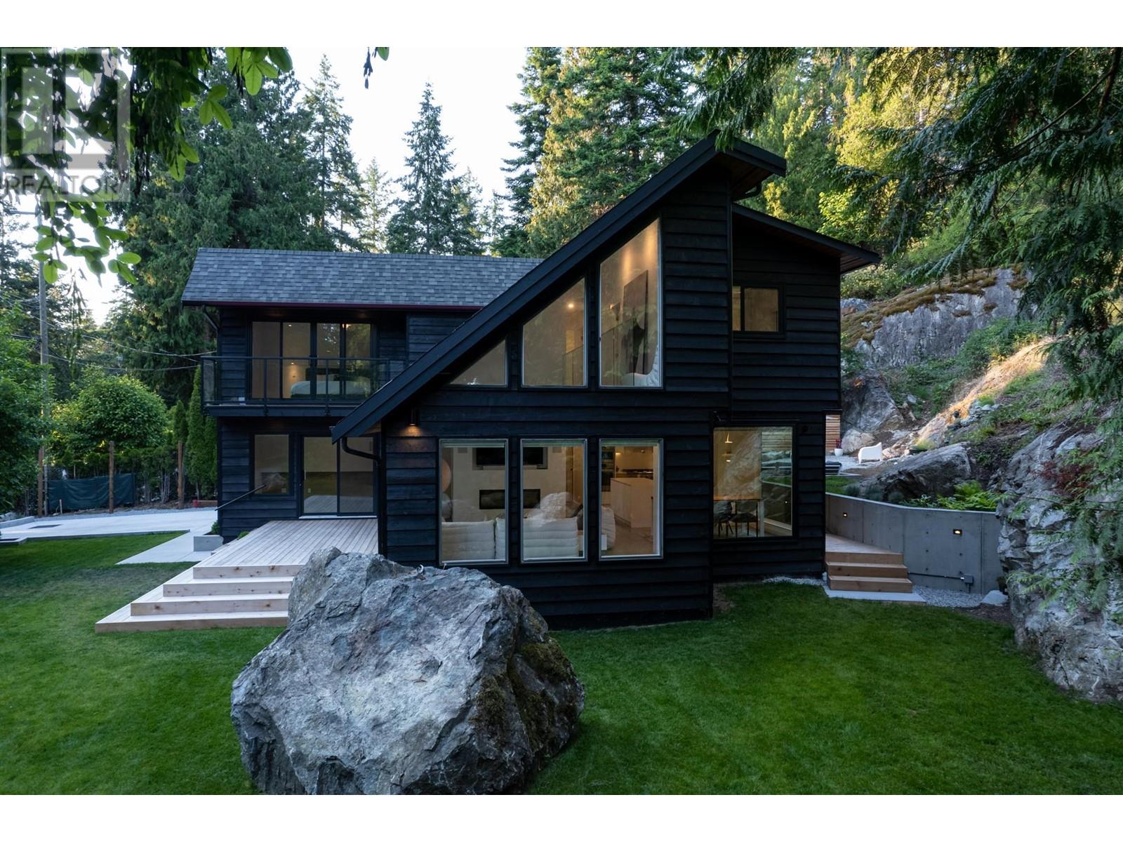 8590 Redrooffs Road, Halfmoon Bay, BC, V7Z 1A9