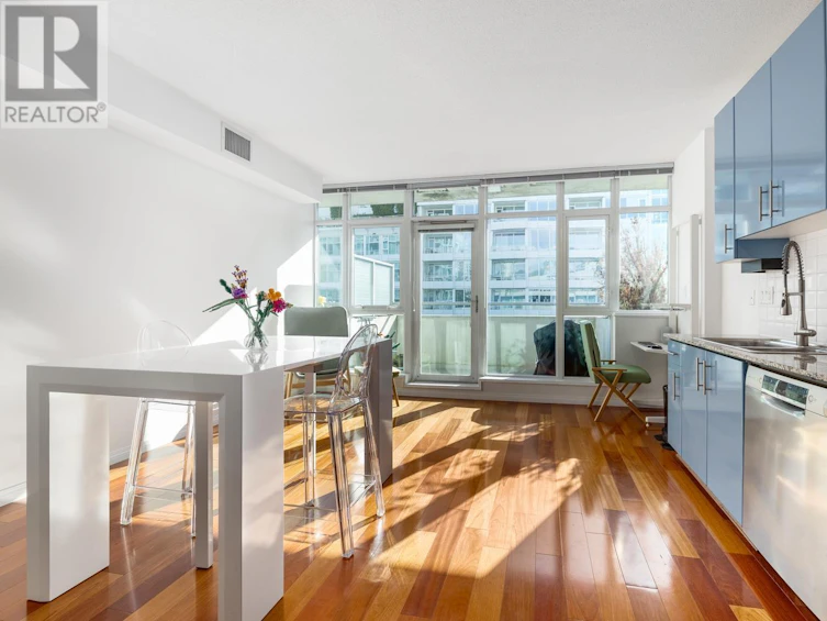 605-100 East Esplanade, North Vancouver, BC, V7L 4V1