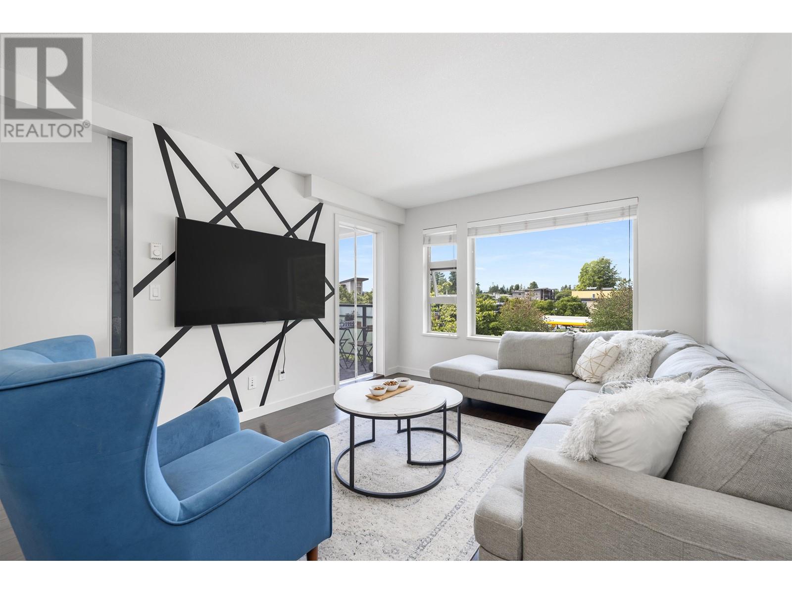 406-1677 Lloyd Avenue, North Vancouver, BC, V7P 0B1