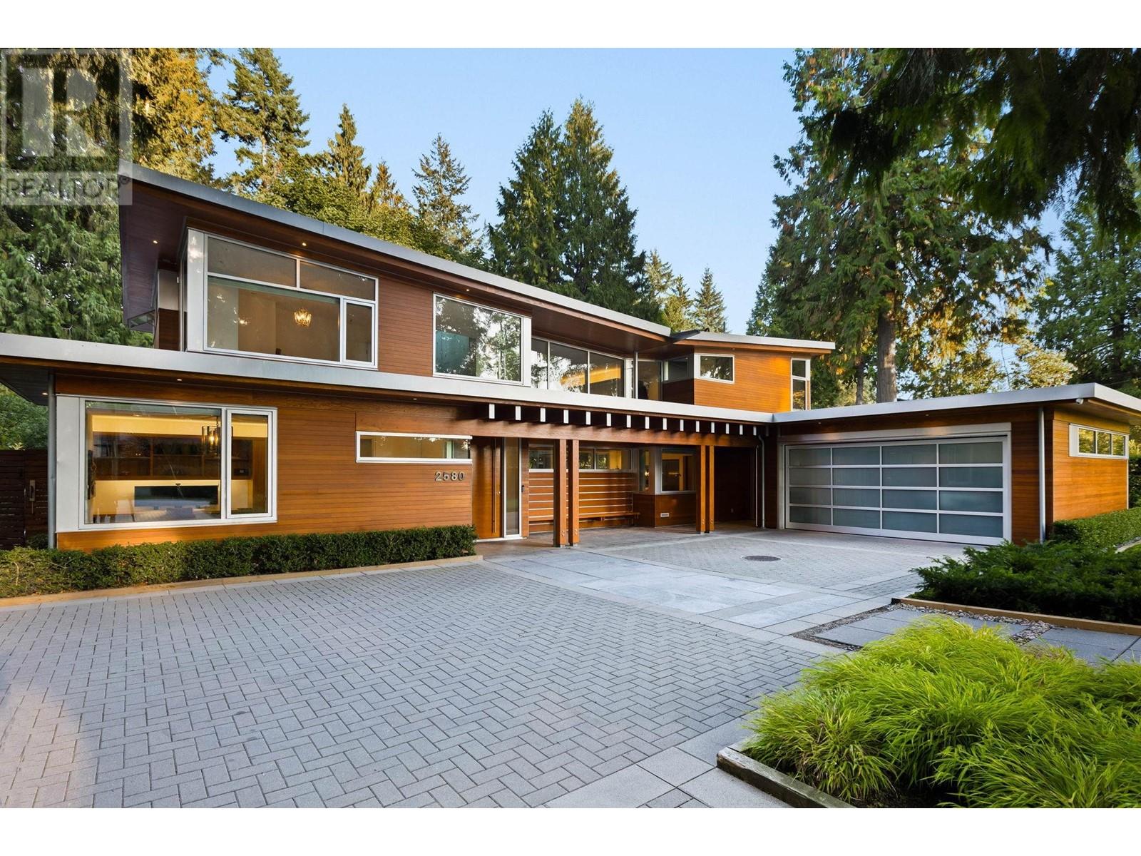 2580 Colwood Drive, North Vancouver, BC, V7R 2R1