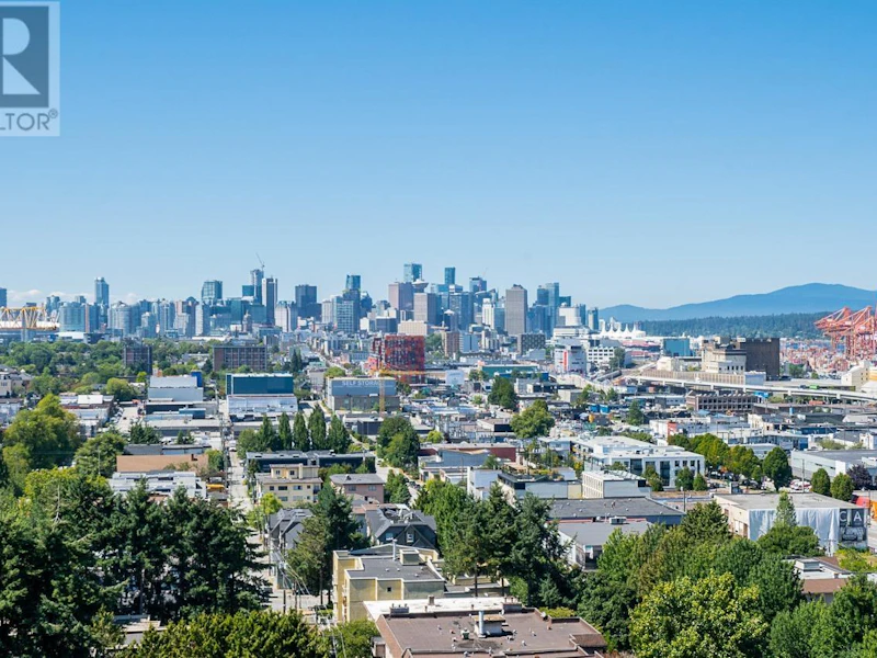 1201 - 1833 Frances Street, Vancouver BC V5L 1Z8