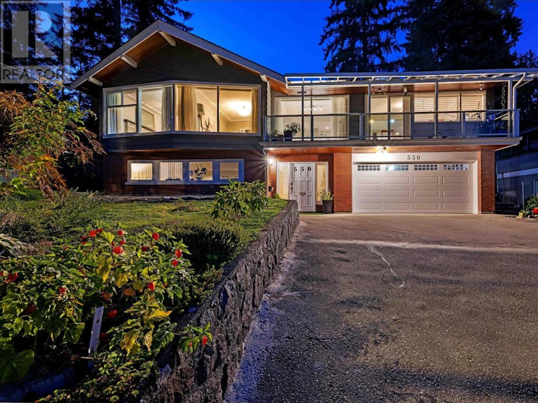 550 Crestwood Avenue, North Vancouver, BC, V7N 3C5