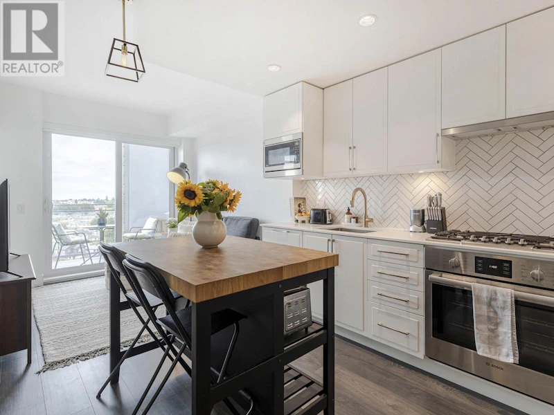 905 - 2435 Kingsway Mews, Vancouver BC