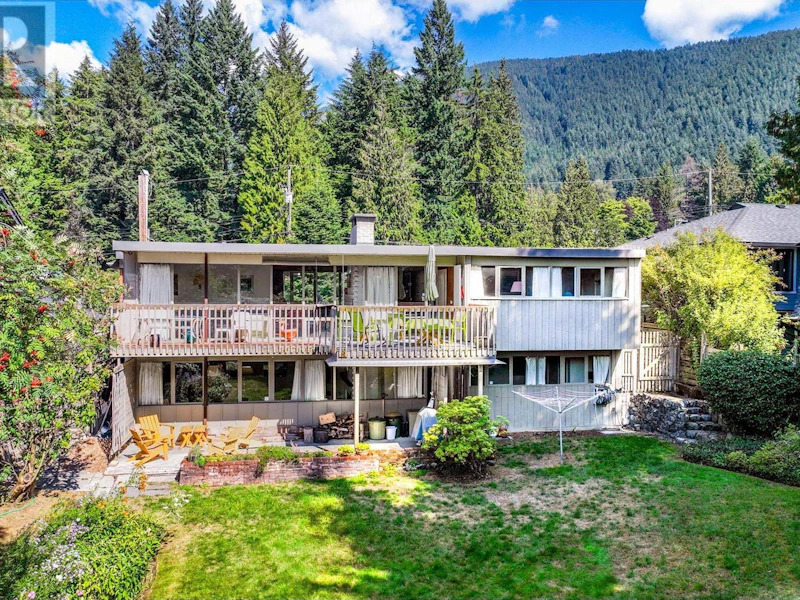 945 Belvedere Drive, North Vancouver BC V7R 2C2
