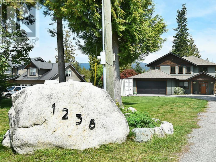1238 Grandview Road, Gibsons, BC, V0N 1V3