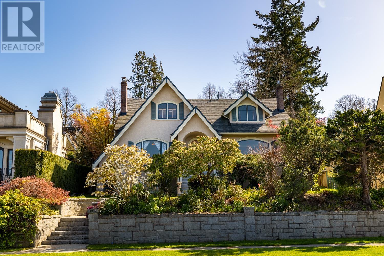 4096 West 8th Avenue, Vancouver, BC, V6R 1Z6