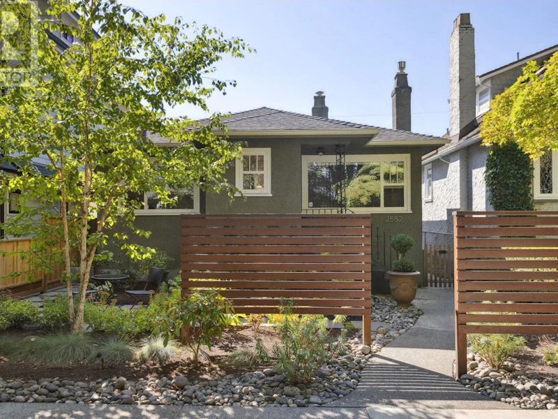 2552 William Street, Vancouver BC V5K 2Y4