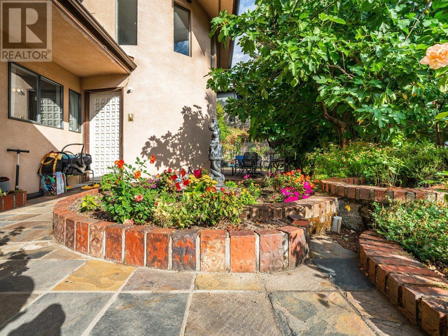 4503 Woodgreen Drive, West Vancouver, BC, V7S 2T8