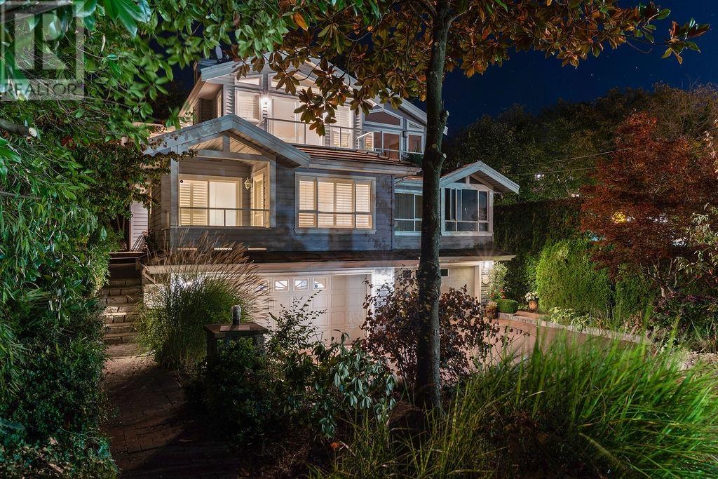2517 Marine Drive, West Vancouver, BC, V7V 1L5